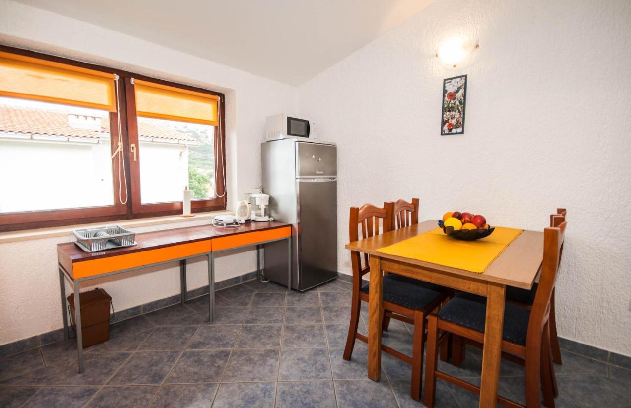 Apartments Mikulina Baška Eksteriør billede