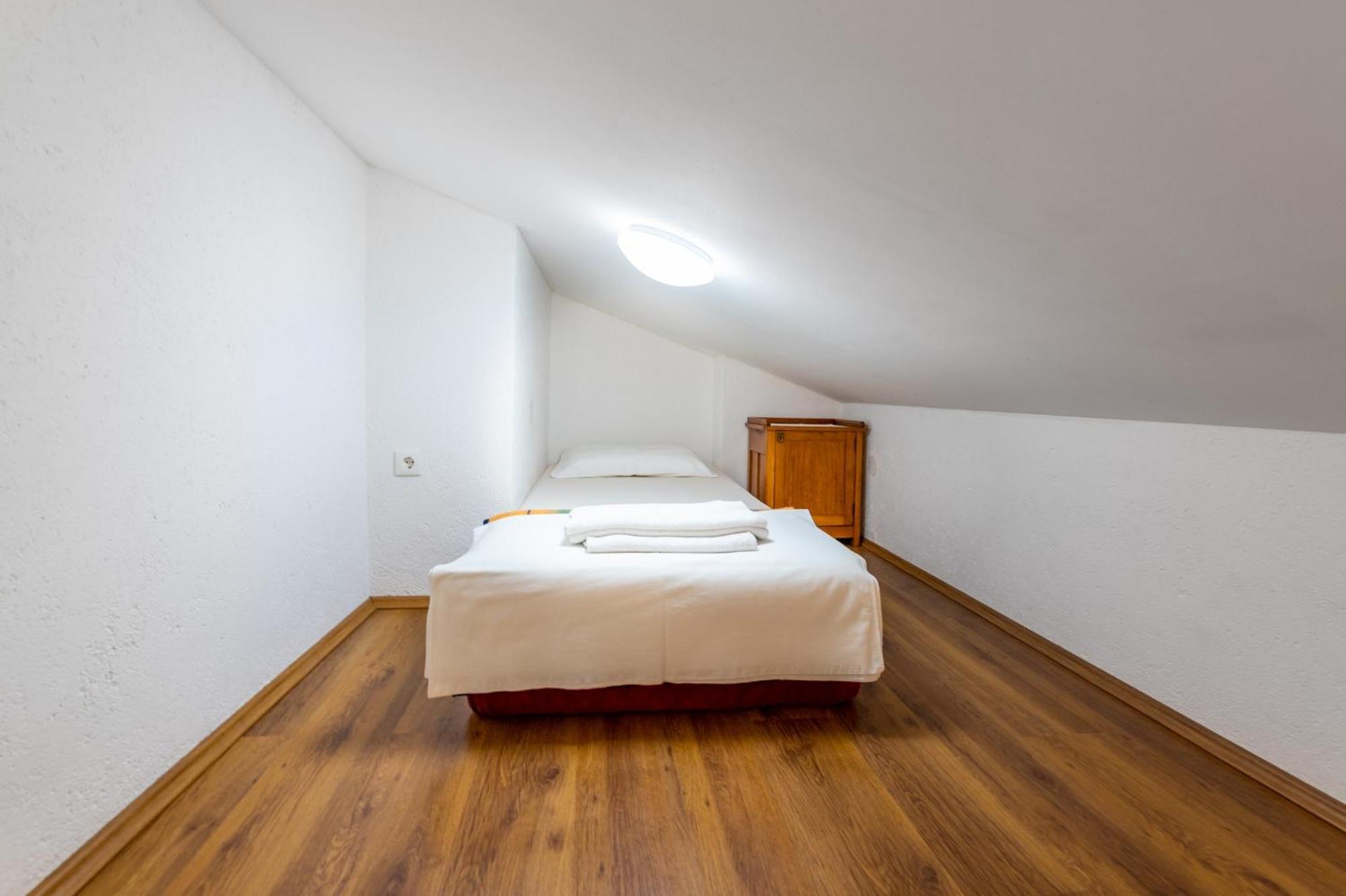 Apartments Mikulina Baška Eksteriør billede