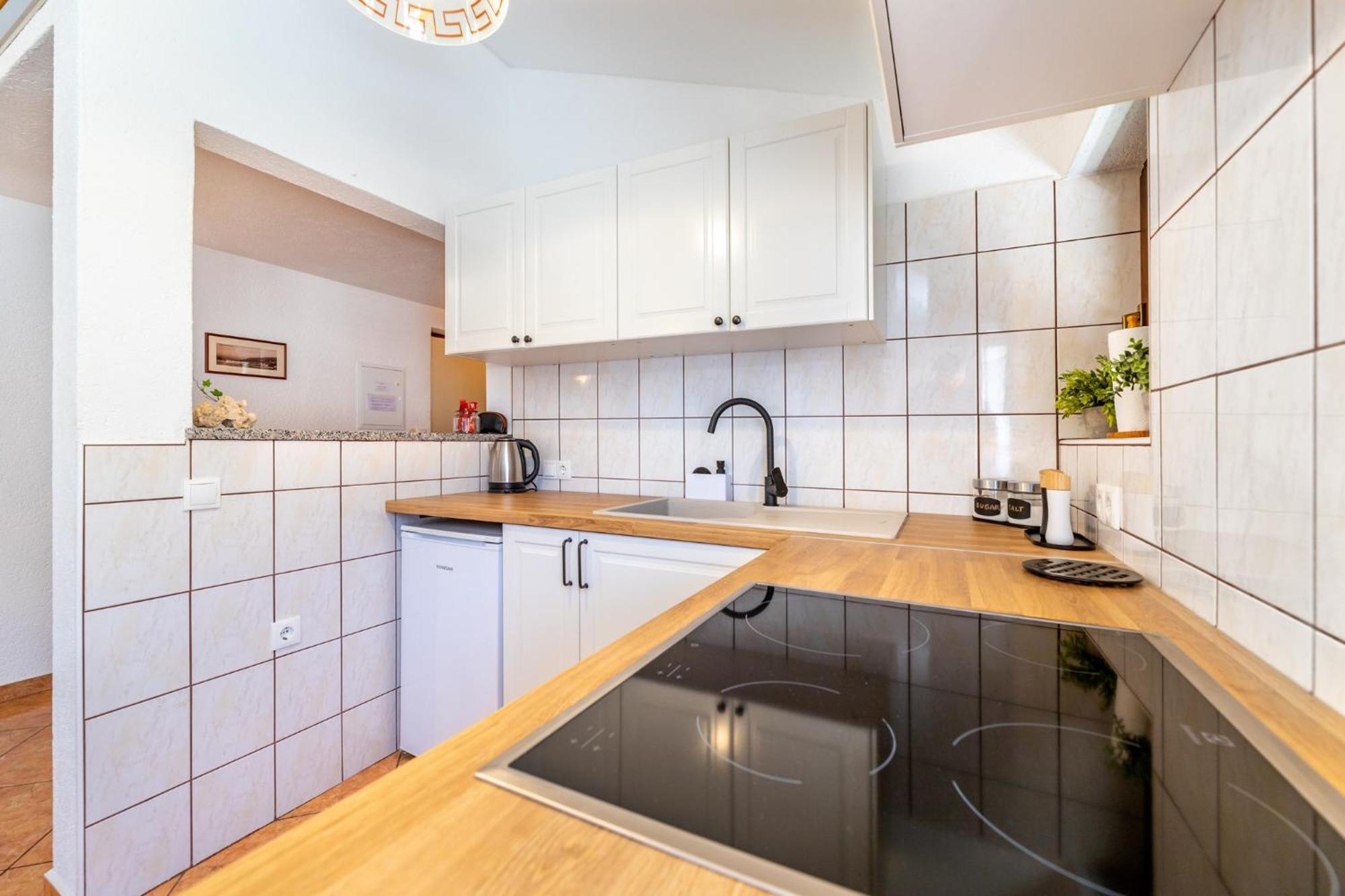 Apartments Mikulina Baška Eksteriør billede